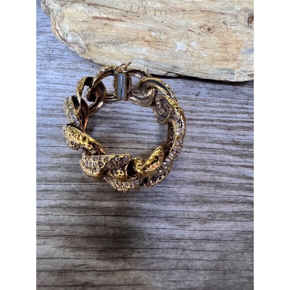 St. John Gold Tone Rhinestone Curb Link Bracelet Vintage Hammered Chain Magnetic - Picture 3 of 7